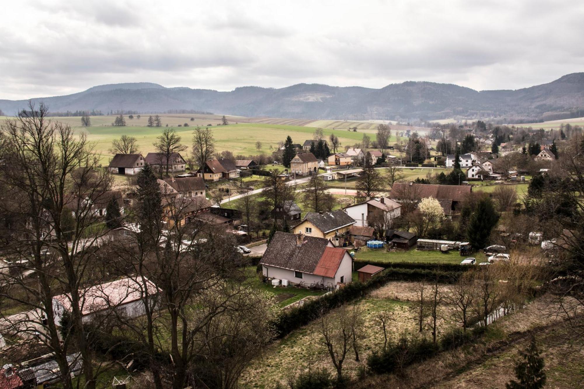 Restaurace Na Krizovatce Appartement Božanov Buitenkant foto