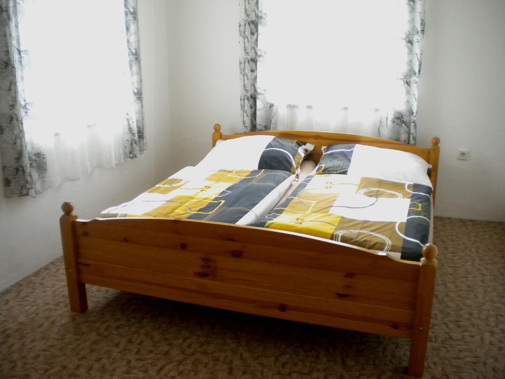 Restaurace Na Krizovatce Appartement Božanov Kamer foto