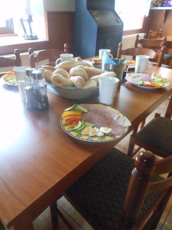 Restaurace Na Krizovatce Appartement Božanov Buitenkant foto